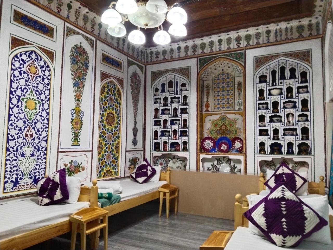 Hotel Rizqiro'Z Boutique Bukhara Exterior photo